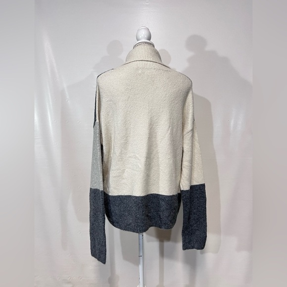 C&C CALIFORNIA Cream and gray color block cowl neck sweater size XL. - Picture 6 of 10